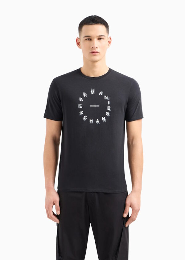 Armani Exchange T-shirt med rundt tekst logo på brystet sort - Image 2